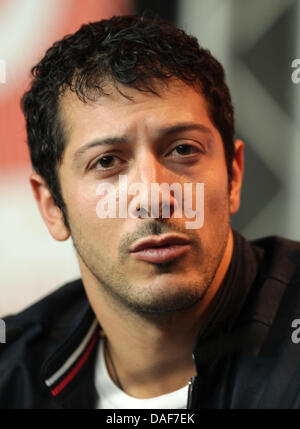 Deutsch-türkischer Schauspieler Fahri Yardim besucht die Pressekonferenz für den Film "Almanya" ("Almanya - Willkommen in Deutschland") während der 61. Internationalen Filmfestspiele Berlin in Berlin, Deutschland, 12. Februar 2011. Der Film läuft in der Sektion Wettbewerb außer Konkurrenz des International Film Festival. Die 61. Berlinale findet vom 10. bis 20. Februar 2011. Foto: Stockfoto