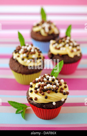 Double chocolate Cupcakes. Rezept zur Verfügung. Stockfoto