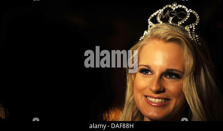 Anne-Kathrin Kosch gewinnt den Miss Germany 2011" Schönheitswettbewerb in Rust, Deutschland, 12. Februar 2011. Foto: Patrick Seeger Stockfoto