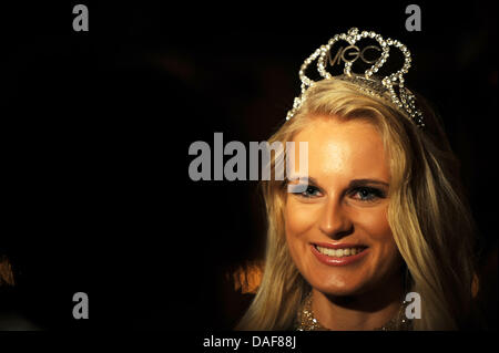 Anne-Kathrin Kosch gewinnt den Miss Germany 2011" Schönheitswettbewerb in Rust, Deutschland, 12. Februar 2011. Foto: Patrick Seeger Stockfoto