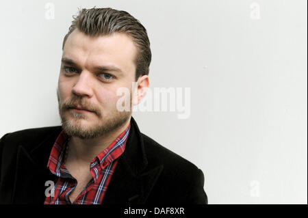 Dänischer Schauspieler Pilou Asbaek besucht die 61. Internationalen Filmfestspiele Berlin in Berlin, Deutschland, 14. Februar 2011. Asbaek hieß eines europäischen Filmen Shooting Stars von European Film Promotion. Foto: Jörg Carstensen Stockfoto