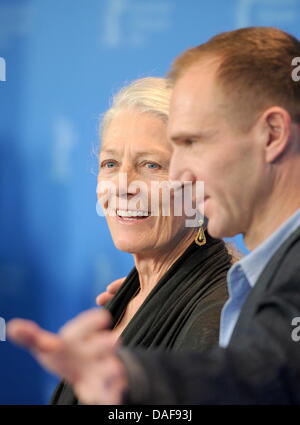 Britischer Regisseur und Schauspieler Ralph Fiennes und britische Schauspielerin Vanessa Redgrave an der Pressekonferenz des Films "Coriolanus" während der 61. Internationalen Filmfestspiele Berlin in Berlin, Deutschland, 14. Februar 2011 teilnehmen. Der Film wird im Wettbewerb des internationalen Filmfestivals gezeigt. Die 61. Berlinale findet vom 10. bis 20. Februar 2011. Foto: Hannibal Stockfoto