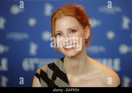 US-Schauspielerin Jessica Chastain stellt bei dem Fototermin des Films "Coriolanus" während der 61. Internationalen Filmfestspiele Berlin in Berlin, Deutschland, 14. Februar 2011. Der Film wird im Wettbewerb des internationalen Filmfestivals gezeigt. Die 61. Berlinale findet vom 10. bis 20. Februar 2011. Foto: Tim Brakemeier Stockfoto