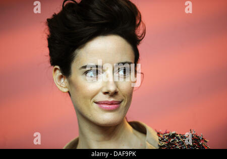 Spanische Schauspielerin Pilar Lopez de Ayala besucht die Pressekonferenz des Films "Medianeras" während der 61. Internationalen Filmfestspiele Berlin in Berlin, Deutschland, 15. Februar 2011. Der Film läuft in der Sektion Panorama Special des International Film Festival. Die 61. Berlinale findet vom 10. bis 20. Februar 2011. Foto: HANNIBAL Stockfoto