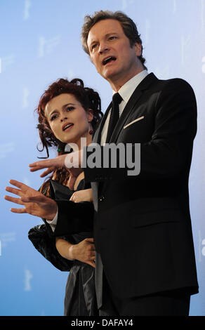 Britischer Schauspieler, Helena Bonham Carter und Colin Firth besuchen Photocall zum Film "Kings Speech" während der 61. Internationalen Filmfestspiele Berlin in Berlin, Deutschland, 16. Februar 2011. Der Film läuft im Berlinale Special Teil der internationalen Filmfestspiele. Die 61. Berlinale findet vom 10. bis 20. Februar 2011. Foto: Tim Brakemeier dpa Stockfoto