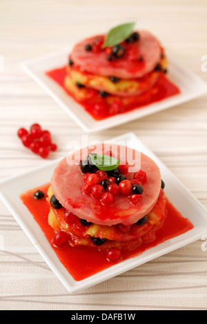 Türkei und Obst Turm. Rezept zur Verfügung. Stockfoto