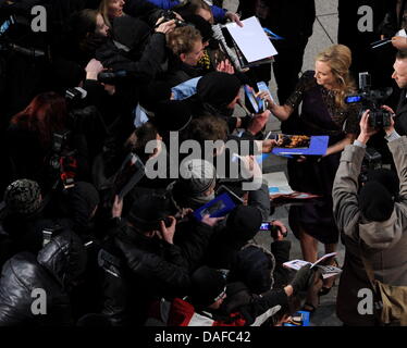 Deutsche Schauspielerin Diane Kruger kommt für die Premiere des Films "Unknown Identity" ("Unknown") während der 61. Internationalen Filmfestspiele Berlin in Berlin, Deutschland, 18. Februar 2011. Der Film läuft im Bereich Wettbewerb außer Konkurrenz des International Film Festival. Die 61. Berlinale findet vom 10. bis 20. Februar 2011. Foto: Tim Brakemeier dpa Stockfoto