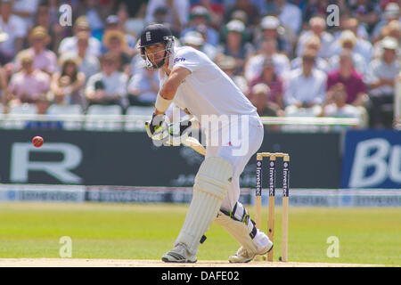 Nottingham, UK. 12. Juli 2013. Englands Kevin Pietersen Wimper tagsüber Spiel drei der ersten Investec Asche Test bei Trent Bridge Cricket Ground am 12. Juli 2013 in Nottingham, England. Bildnachweis: Mitchell Gunn/ESPA/Alamy Live-Nachrichten Stockfoto