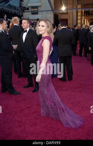 US-Schauspielerin Scarlett Johansson kommt für die 83. Academy Awards, der Oscar-Verleihung in Los Angeles, USA, 27. Februar 2011. Foto: Hubert Boesl Stockfoto