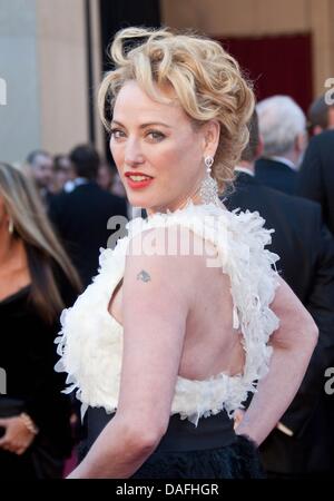 US-Schauspielerin Virginia Madsen kommt für die 83. Academy Awards, der Oscar-Verleihung in Los Angeles, USA, 27. Februar 2011. Foto: Hubert Boesl Stockfoto