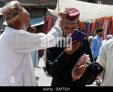 Srinagar, indisch verwalteten Kaschmir 12. Juli 2013. Ramadan in Srinagar, Jammu und Kaschmir, Indien. (Sofi Suhail / Alamy Live News) Stockfoto