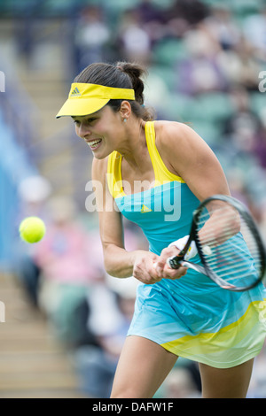 Ana Ivanovic Serbiens in Aktion zwei Rechtshänder Rückhand Schuss während Einzel-Match zu spielen. Stockfoto