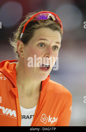 Das Bild zeigt die niederländischen Skater Ireen Wuest, nach dem Wettkampf in der 3000m Frauen-Rennen bei der Eisschnelllauf-Weltmeisterschaft in der Max Aicher Arena in Inzell, Bayern, Deutschland am 10. März 2011. FOTO: FRISO GENTSCH Stockfoto