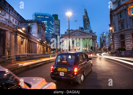 Schwarze Kappe auf Bank Junction, The Royal Exchange, The Bank of England, The City of London, England Stockfoto