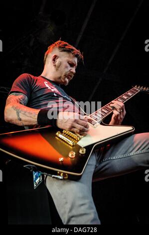 Toronto, Ontario, Kanada. 10. Juli 2013. BILL KILLIHER, führt Gitarrist für US-amerikanische Metal-Band Mastodon Monster Rockstar Energy Mayhem Festival in Toronto. Bildnachweis: Igor Vidyashev/ZUMAPRESS.com/Alamy Live-Nachrichten Stockfoto