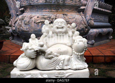 Statue von Buddha Statue Thuy Son Berg lachen. Marble Mountains Komplex, Danang, Vietnam Stockfoto