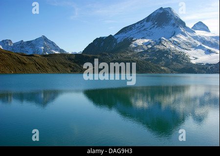 Griessee mit Blick auf Blinnenhorn, Schweiz, Wallis, Oberwallis, Goms Stockfoto