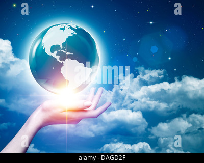 Hübsche junge Frau-stilvolles Studio-Porträt Stockfoto