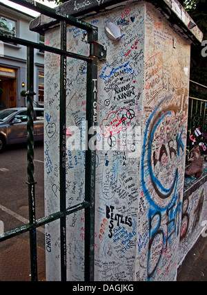 Graffiti vor Abbey Road Studios, St. John's Wood, London, England, Vereinigtes Königreich Stockfoto