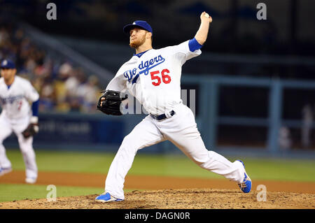 Los Angeles, Kalifornien, USA. 12. Juli 2013. 12. Juli 2013 Los Angeles, Kalifornien: Los Angeles Dodgers Entlastung Krug J.P Howell (56) Stellplätze während der Major League Baseball Spiel zwischen den Colorado Rockies und die Los Angeles Dodgers im Dodger Stadium am 12. Juli 2013 in Los Angeles, Kalifornien. Rob Carmell/CSM/Alamy Live-Nachrichten Stockfoto