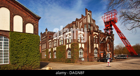 Löhne-Halle und Welle Turm der ehemaligen Kohle mine Bonifacius, Deutschland, Nordrhein-Westfalen, Ruhrgebiet, Essen Stockfoto