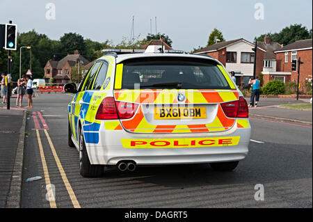 Tipton, West Midlands, UK. 12. Juli 2013. Moschee Nagel Bombe Credit: i4images/Alamy Live News einem BMW für die schnelle Antwort Stockfoto