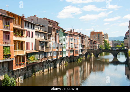 Alte bunte Häuser am Fluss Agout, Castres Languedoc Roussillon Frankreich Stockfoto