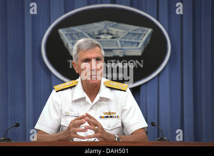 Kommandant, Schriftsätze US Pacific Command Admiral Samuel J. Locklear III Medien auf Community-Aktivitäten in der Region Asien-Pazifik am Stockfoto