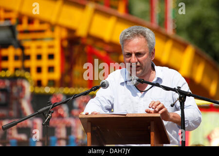 Kevin Maguire anlässlich der 129. Durham Miner Gala in Durham, England. Maguire ist ein Daily Mirror Mitherausgeber und Kolumnist der New Statesman. Stockfoto