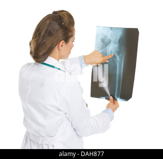 Arzt Frau zeigt auf Fluorography. Rückansicht Stockfoto