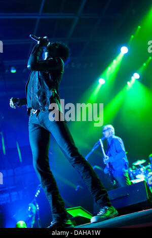 Alice In Chains William DuVall führt mit der Band während eines Konzerts in der Budweiser-Gärten in London Ontario, Kanada am 11. Juli 2013.  DuVall ersetzt den ursprüngliche Sänger Layne Staley Bands nach seinem Tod im April 2002, was offenbar zu einer Drogen-Überdosis. Stockfoto