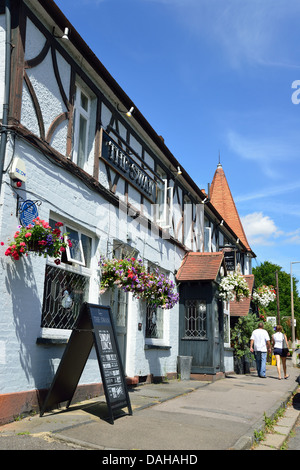 Die Swan Pub, Manor Road, Walton-on-Thames, Surrey, England, Vereinigtes Königreich Stockfoto