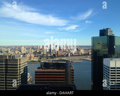 Blick Richtung Innenstadt von Brooklyn, NY, aus dem Kreis der Wolkenkratzer von Downtown Manhattan, New York, NY, USA. Stockfoto