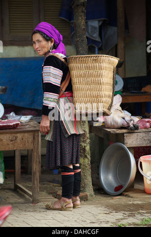 Flower Hmong Frau, Bac Ha, Vietnam Stockfoto