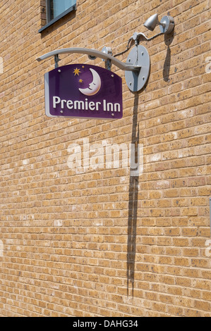 Premier Inn Hotel-Logo auf Ziegel Wand, Ipswich, Suffolk, UK. Stockfoto