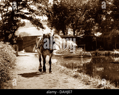 Leeds und Liverpool Canal Pferdekutsche Lastkahn frühen 1900er Jahren Stockfoto