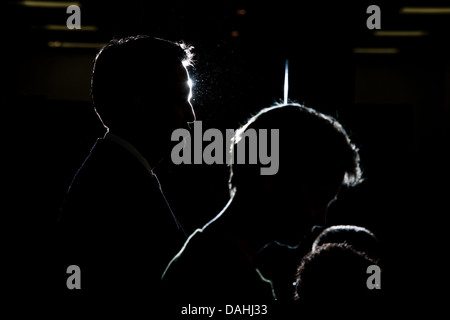 Ed Miliband und Yvette Cooper in der silhouette Stockfoto