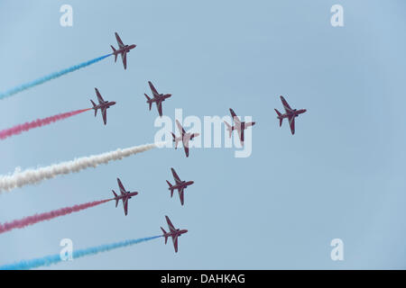 RNAS Yeovilton, UK. 13. Juli 2013. Red Arrows air Display, RNAS Yeovilton Credit: David Hammant/Alamy Live News Stockfoto