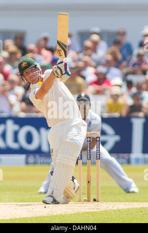 Nottingham, UK. 14. Juli 2013. Brad Haddin schlägt den Ball während der Tag, an dem fünf der ersten Investec Asche Test bei Trent Bridge Cricket Ground am 14. Juli 2013 in Nottingham, England übereinstimmen. Bildnachweis: Mitchell Gunn/ESPA/Alamy Live-Nachrichten Stockfoto