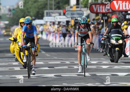 Lyon, Frankreich. 13. Juli 2013. Tour de France Etappe 14, Saint-Pourçain Sur Sioule nach Lyon Lyon, Garmin - Sharp 2013, Radioshack - Leopard 2013, David Millar, Voigt Jens, Lyon Credit: Action Plus Sport Bilder/Alamy Live News Stockfoto