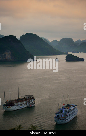 Blick von Dao Titop Insel, Halong Bay, Vietnam Stockfoto