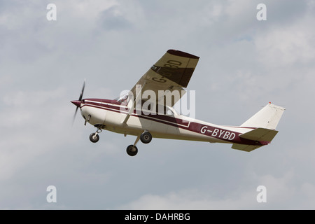 Cessna 172, Registrierung G-BYBD, bei Breighton Stockfoto