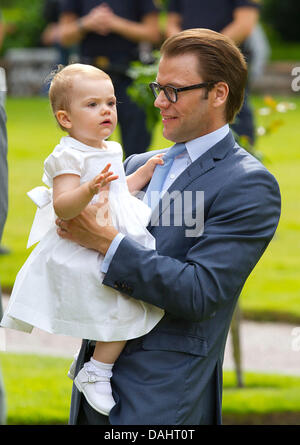 Insel Öland, Schweden. 14. Juli 2013. Prinz Daniel und Prinzessin Estelle von Schweden feiern die 36. Geburtstag der schwedischen Kronprinzessin Victoria Schloss Solliden auf Oeland, Schweden Sonntag, 14. Juli 2013, Foto: Albert Nieboer / / / Dpa/Alamy Live News Stockfoto