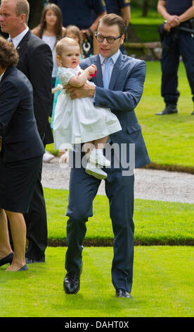 Insel Öland, Schweden. 14. Juli 2013. Prinz Daniel und Prinzessin Estelle von Schweden feiern die 36. Geburtstag der schwedischen Kronprinzessin Victoria Schloss Solliden auf Oeland, Schweden Sonntag, 14. Juli 2013, Foto: Albert Nieboer / / / Dpa/Alamy Live News Stockfoto