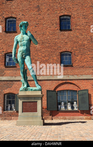 Replik Michelangelos Statue des David außerhalb der Royal Gipsgusssammlung aufbauend auf Langelinie Promenade Kopenhagen Dänemark Stockfoto