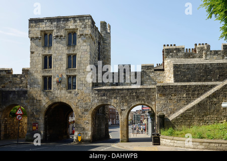Micklegate Bar von innerhalb der Stadtmauern von York UK Stockfoto