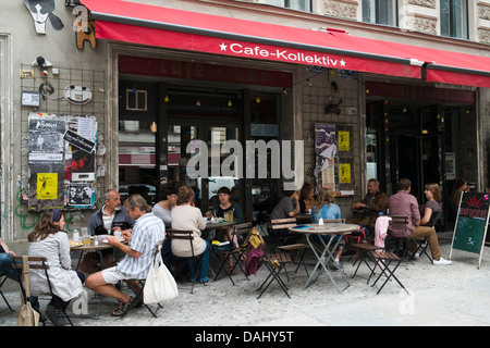 Belebten Café in böhmischen Prenzlauer Berg in Berlin Deutschland Stockfoto