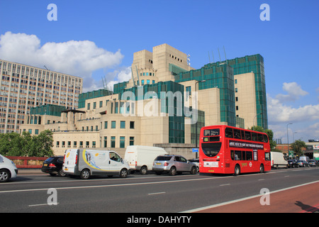 Die SIS-Gebäude, bekannt als der MI6 Hauptquartier bei 85 Albert Embankment, Vauxhall Cross, London UK Stockfoto