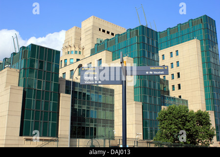 Die SIS-Gebäude, bekannt als der MI6 Hauptquartier bei 85 Albert Embankment, Vauxhall Cross, London UK Stockfoto