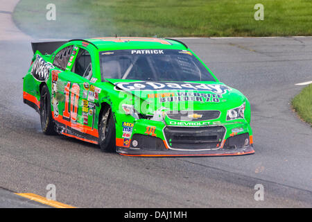 Loudon, NH, USA. 14. Juli 2013. Loudon, NH - 14. Juli 2013: Danica Patrick (10) bringt ihre Rennwagen in die Box während des Camping World RV Sales 301-Rennens auf dem New Hampshire Motor Speedway in Loudon, NH. Bildnachweis: Csm/Alamy Live-Nachrichten Stockfoto